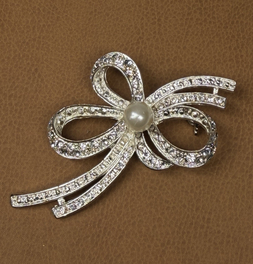 Vintage Silver Tone Rhinestone Faux Pearl Bow Brooch Ribbon Tie Pin Elegant 3"